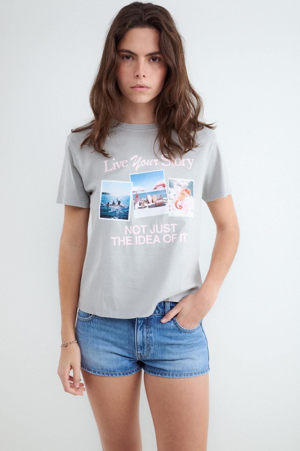 Remera Regular Summer Photos - Living Coral