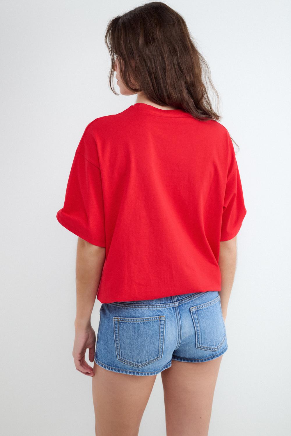 Remera Oversize Endlessly - Red Alert