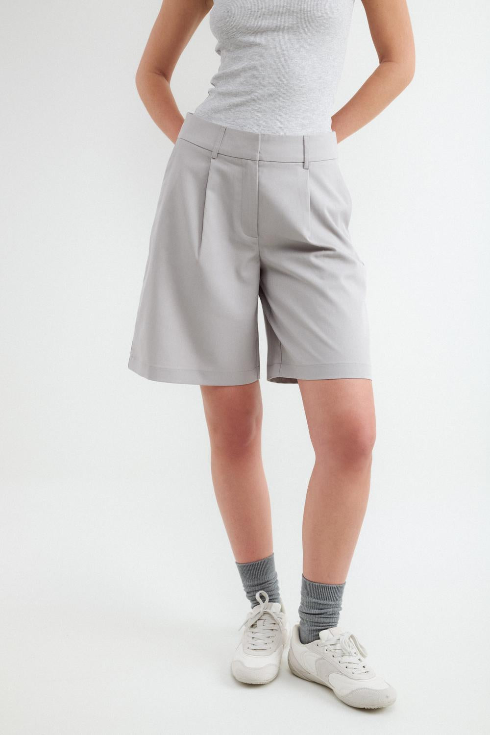 Pantalón Slim Tailored Bermuda Basic - Grey