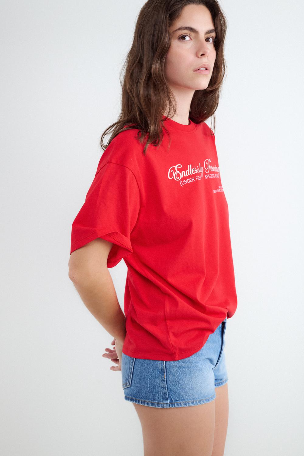 Remera Oversize Endlessly - Red Alert