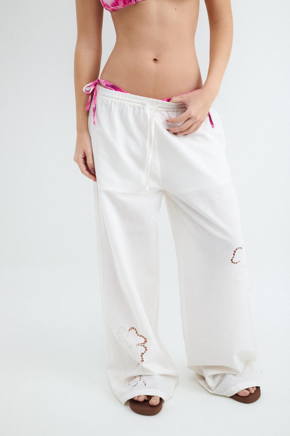 Pantalón Relaxed Eyelet Embro - Ecru