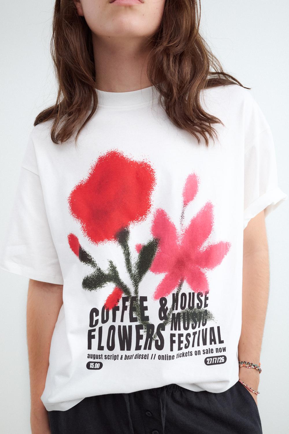 Remera Oversize Flowers - White