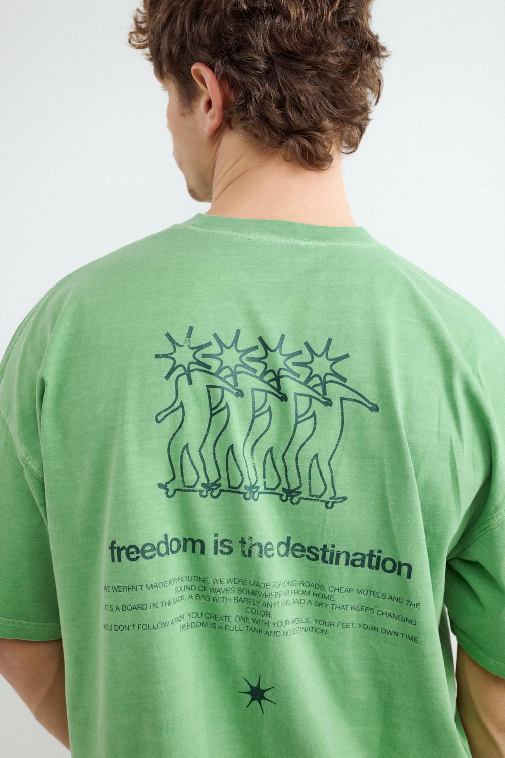 Remera Boxy Freedom Destination - Classic Green