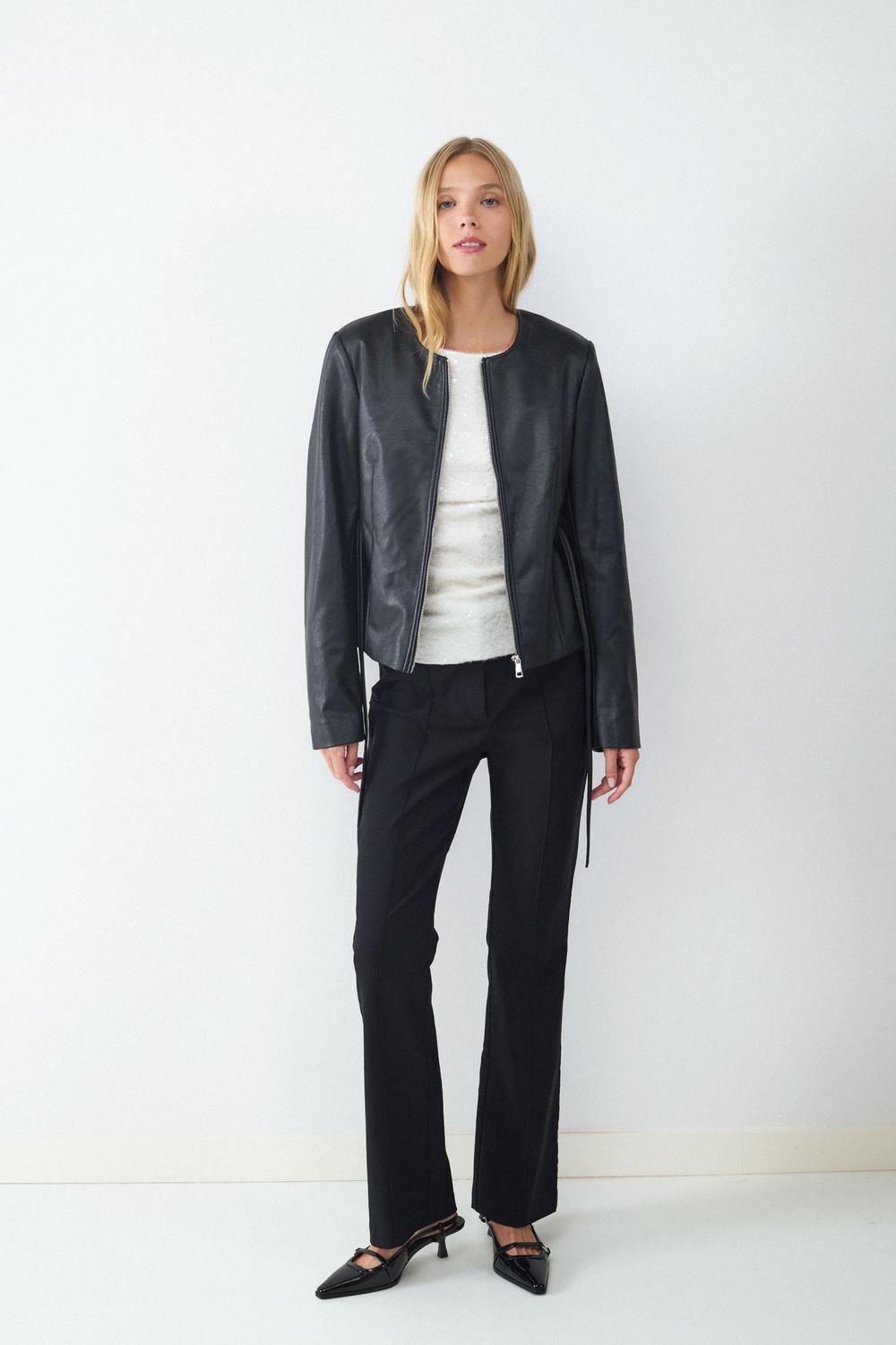 Campera Fitted PU Zipper - Black
