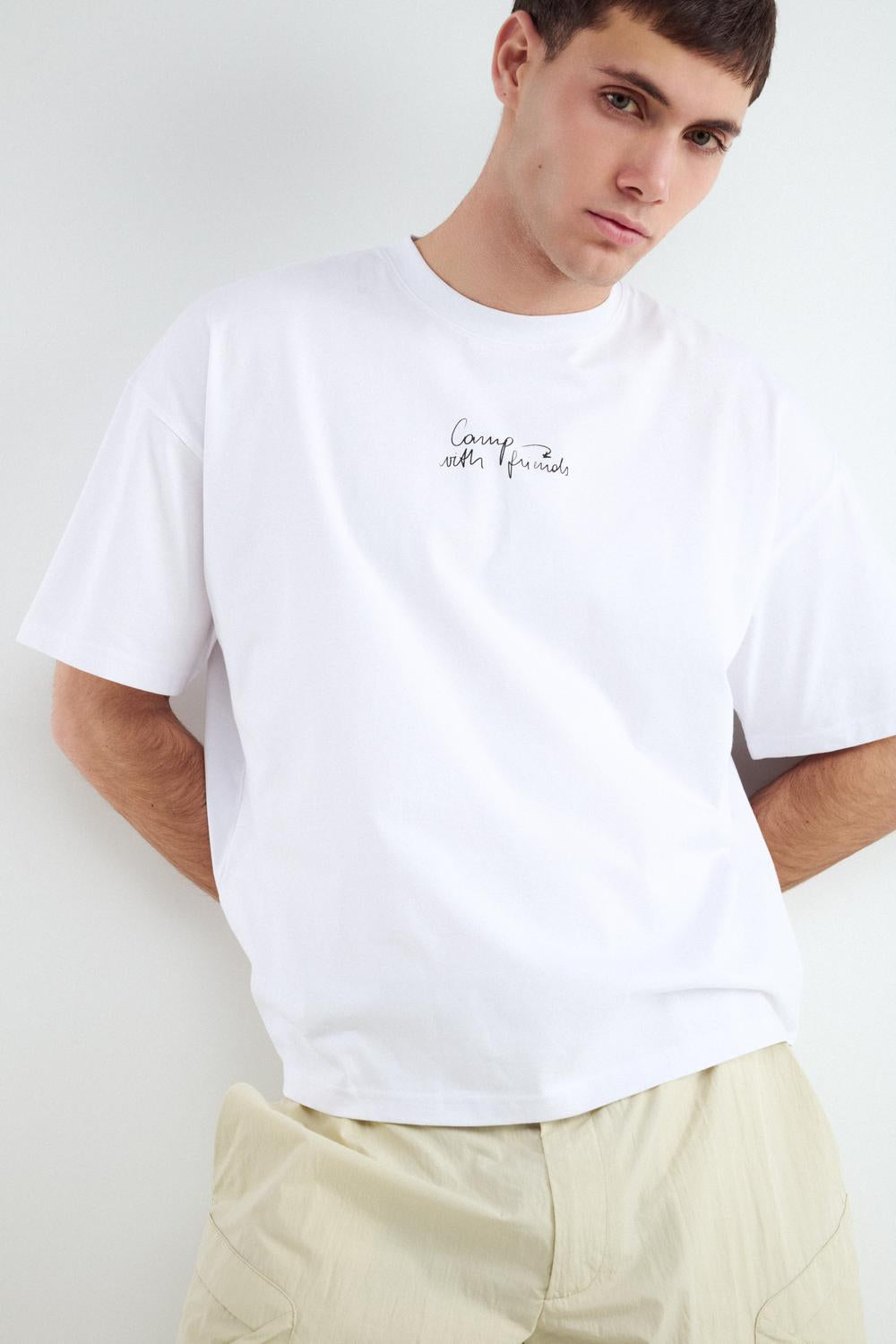 Remera Boxy Camp Escape - White